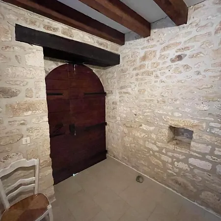 Holiday home Domaine Du Bonheur En Pierre Avec Piscine, Proche Sarlat Carlux